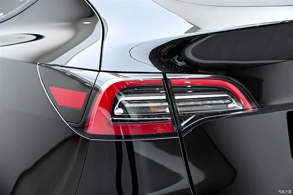 Tesla Model Y, 2023 8
