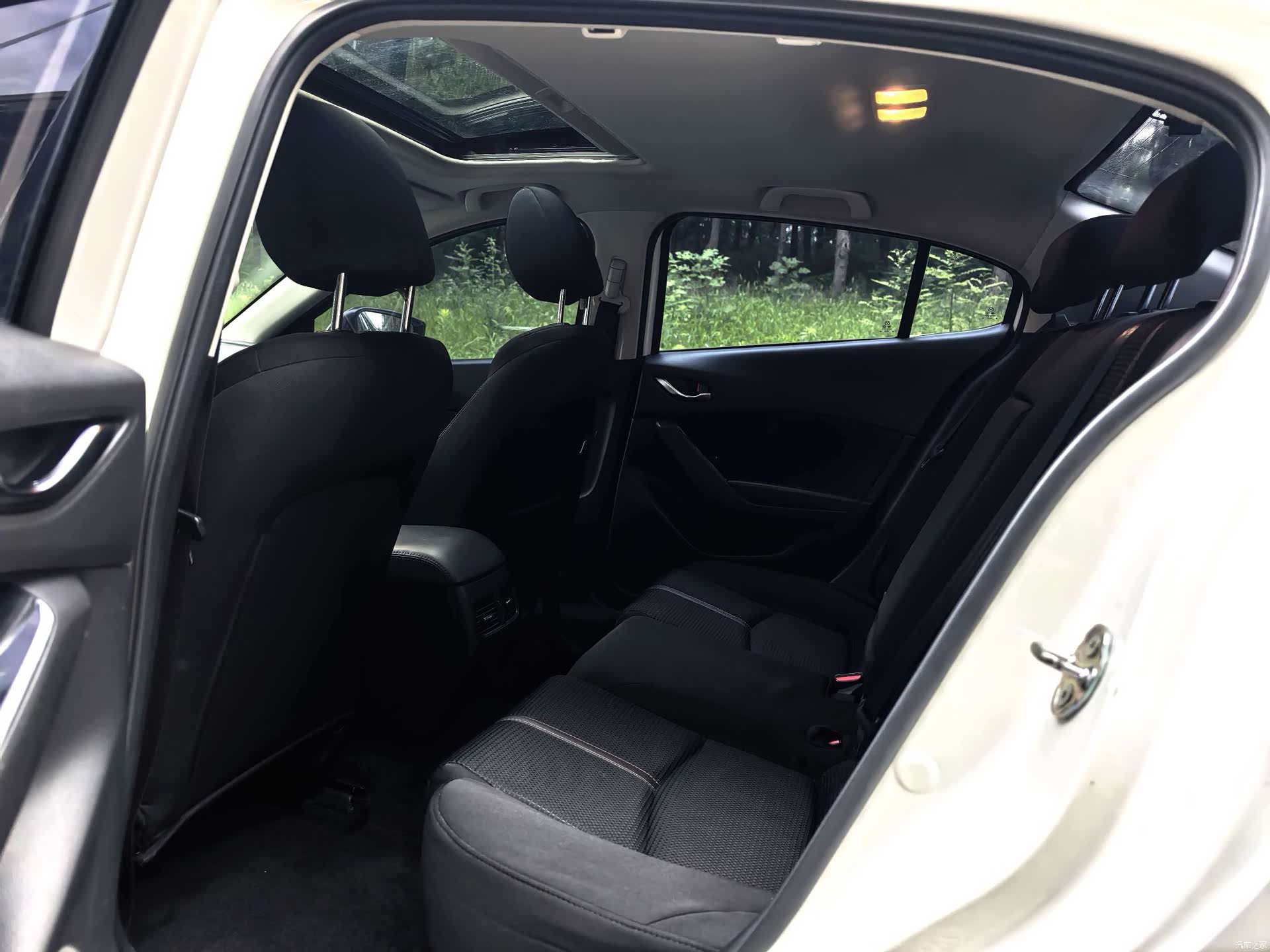Mazda Mazda3, 2017 все фото
