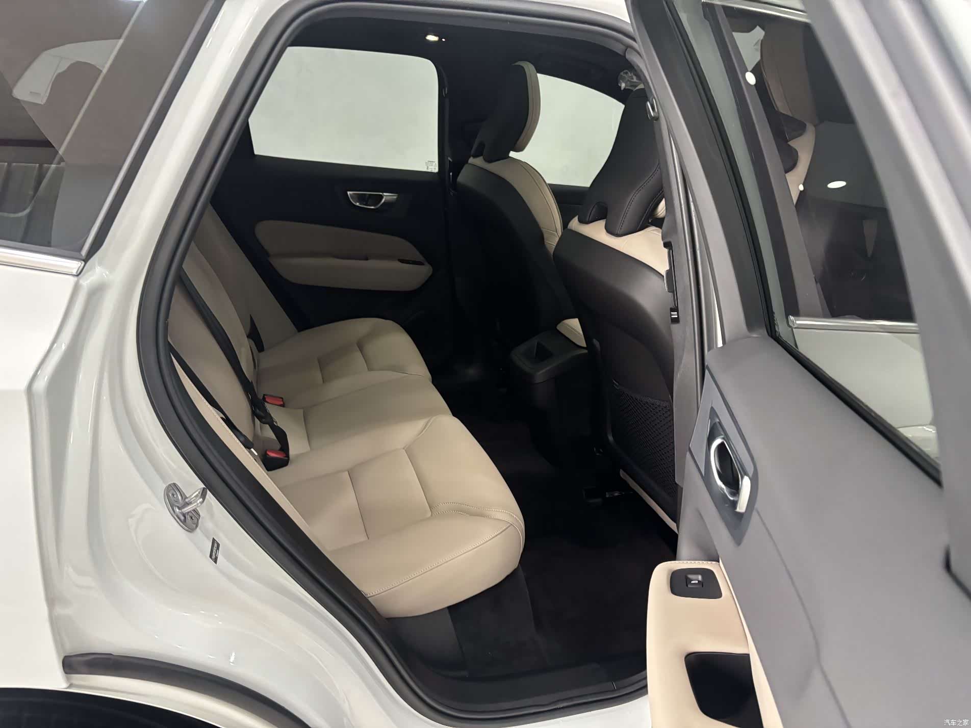 Volvo XC60, 2025 22