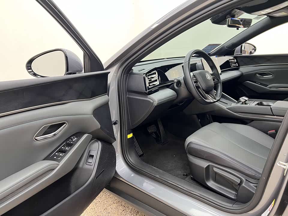 BYD Qin L