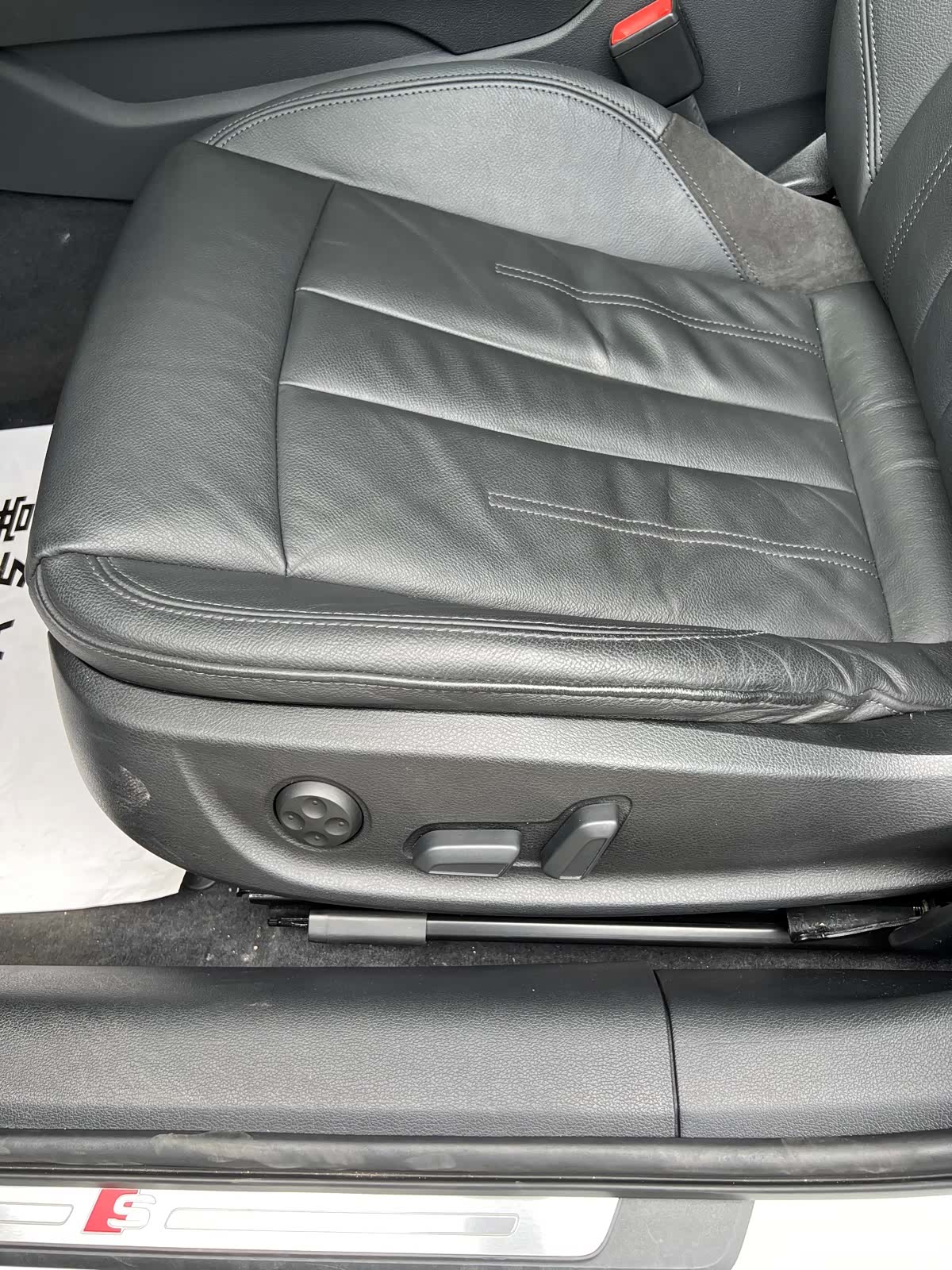 Audi A4L, 2019 14