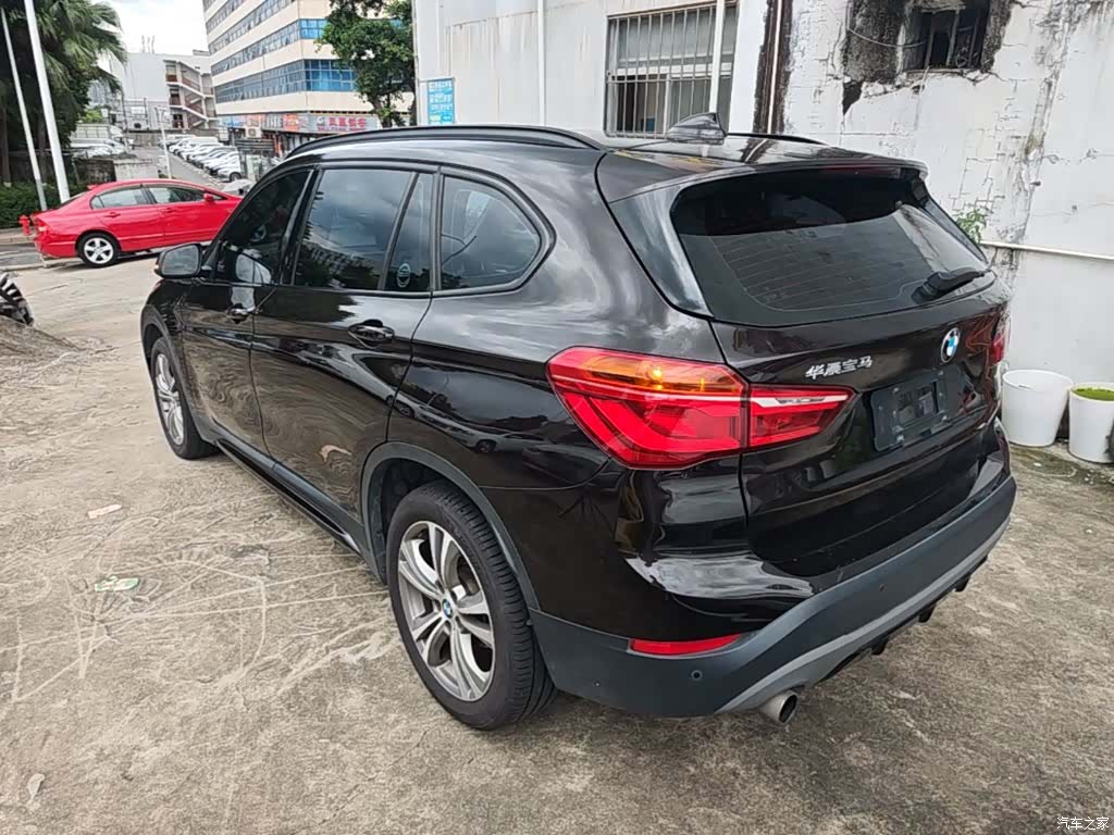 BMW X1, 2018 все фото