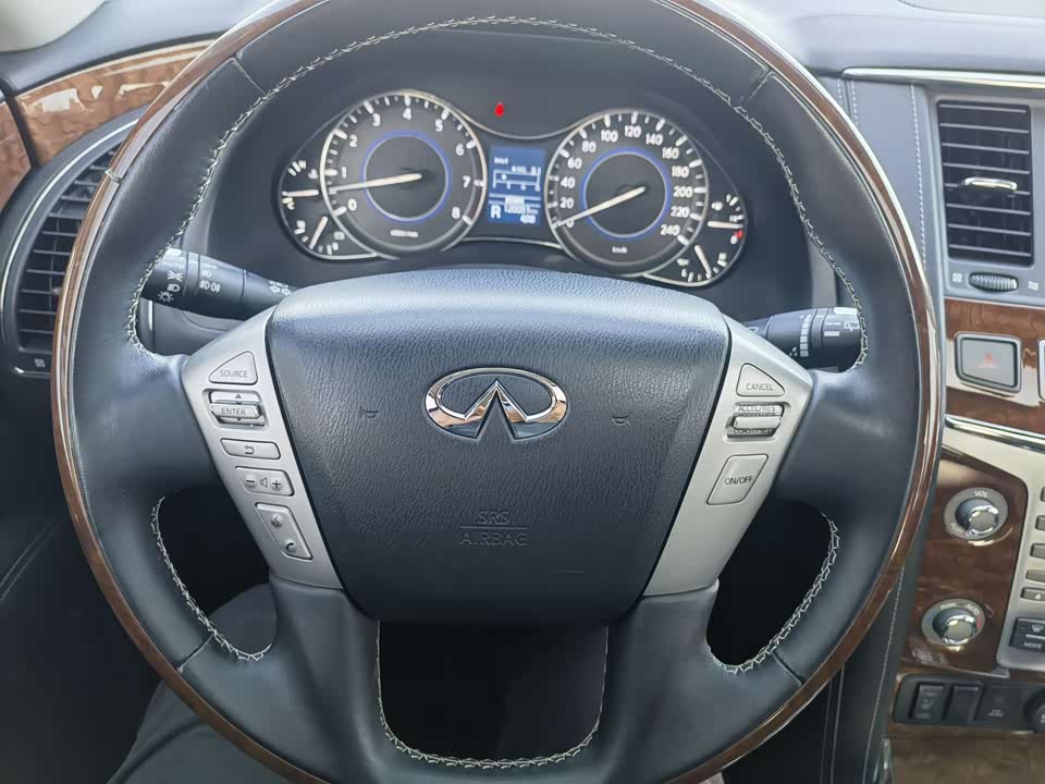 Infiniti QX80