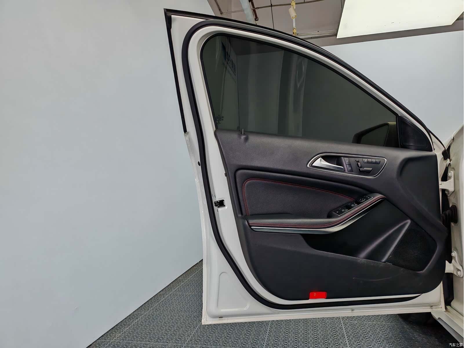 Mercedes-Benz A-Class, 2015 13