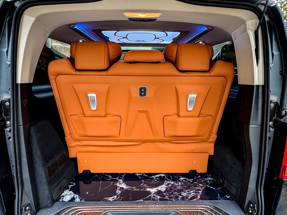 Mercedes-Benz V-class