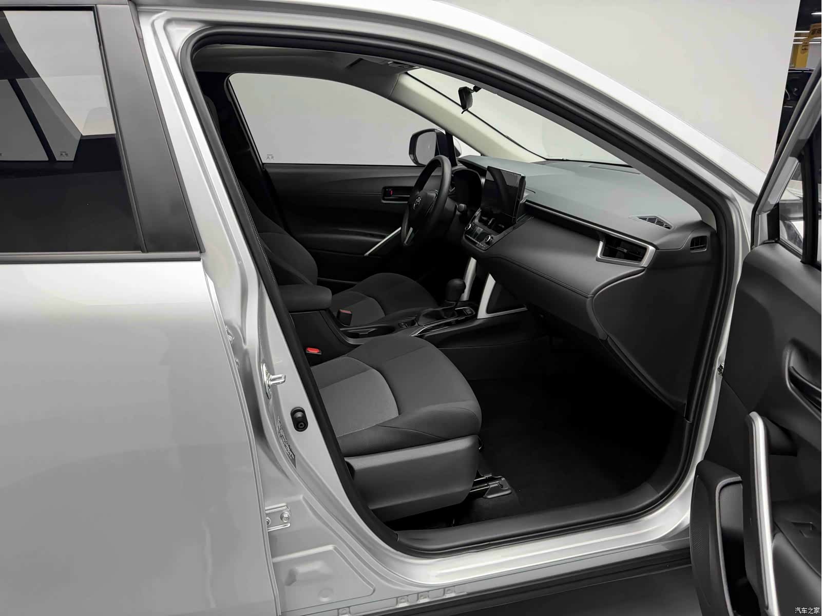 Toyota Frontlander, 2025 17