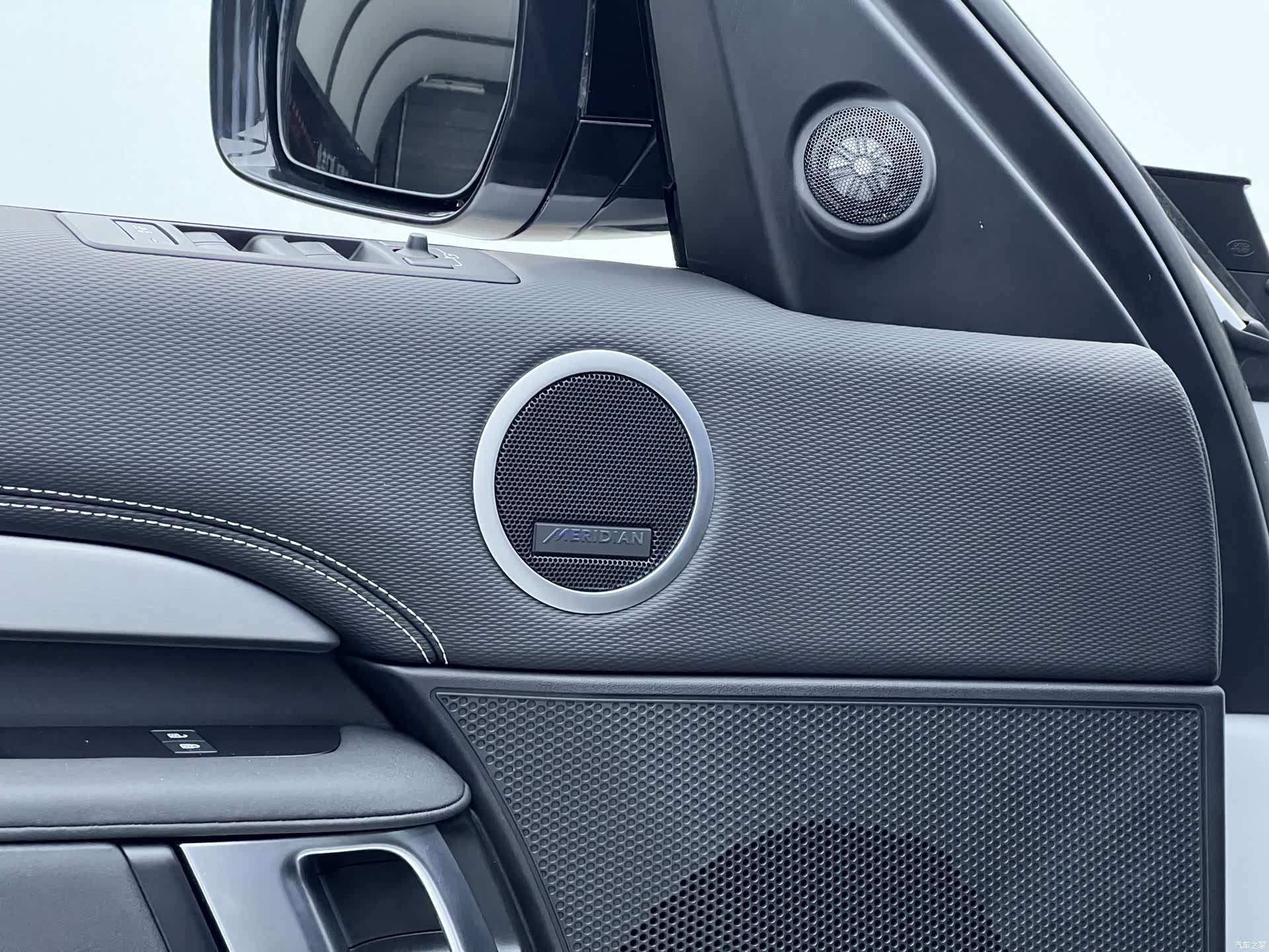 Land Rover Discovery, 2023 6