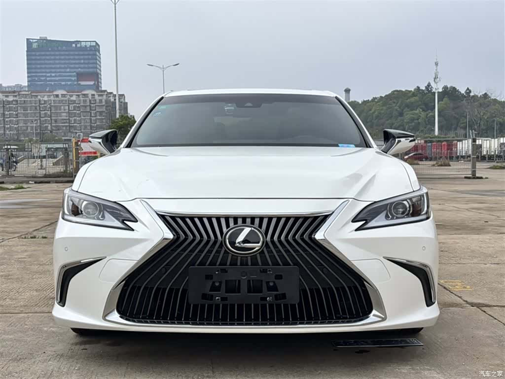 Lexus ES, 2020 25