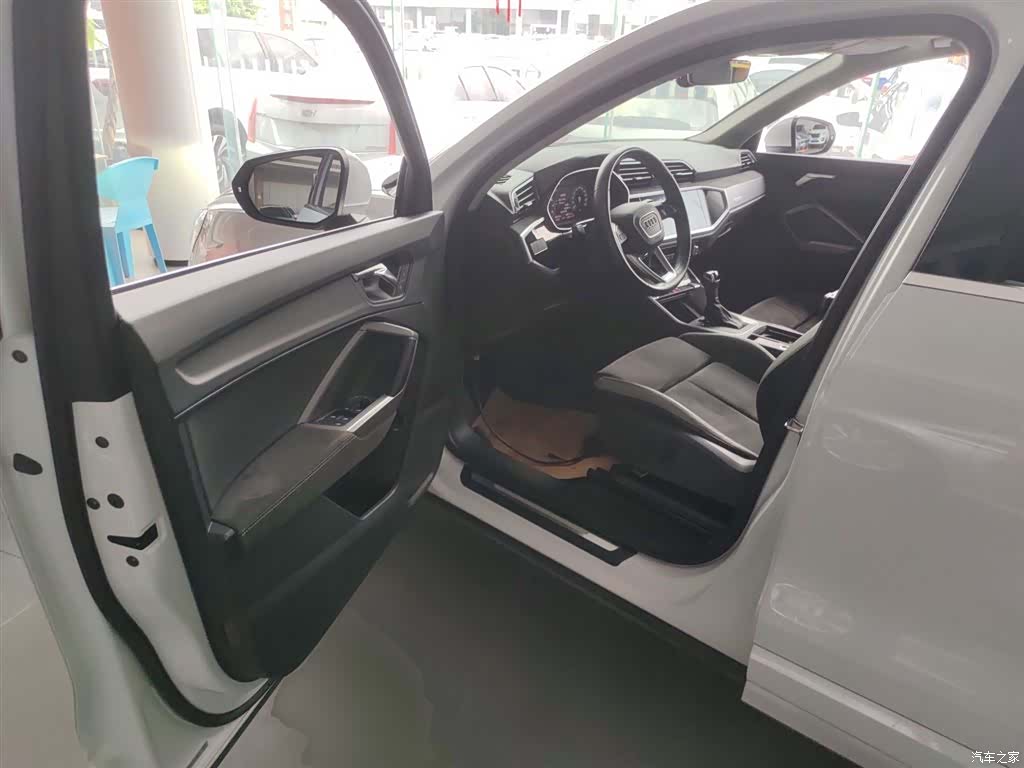 Audi Q3, 2019 16