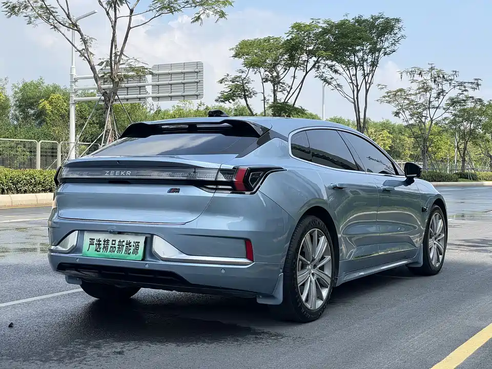 Zeekr 001