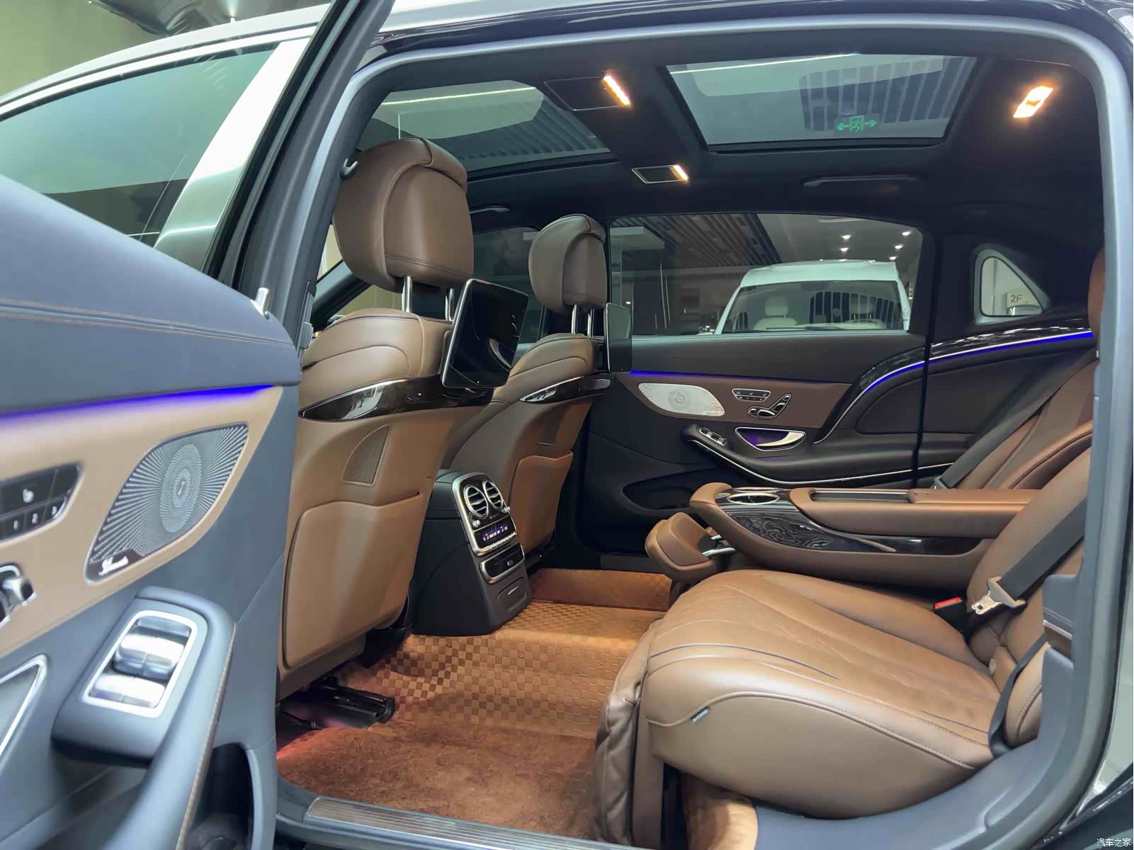 Maybach S-Class, 2018 11