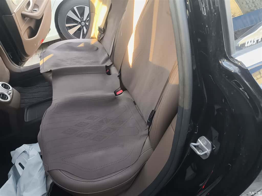 Mercedes-Benz E-Class, 2019 13