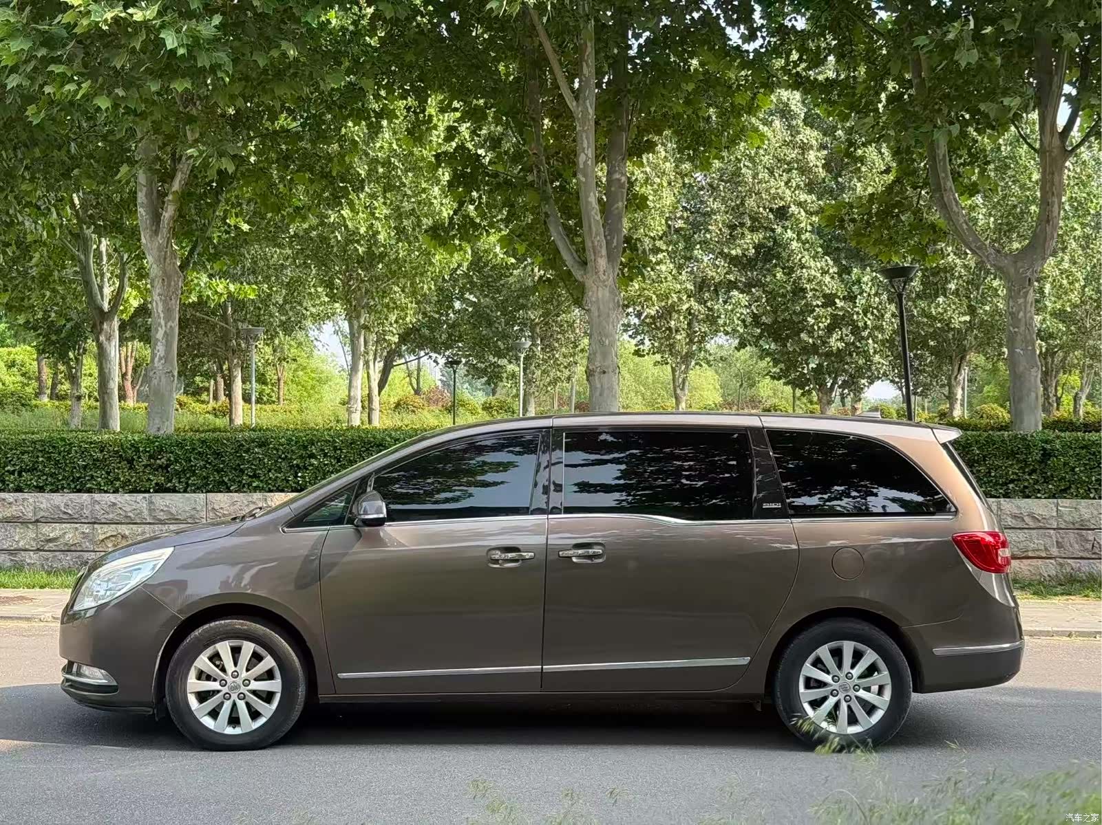 Buick GL8, 2015 7