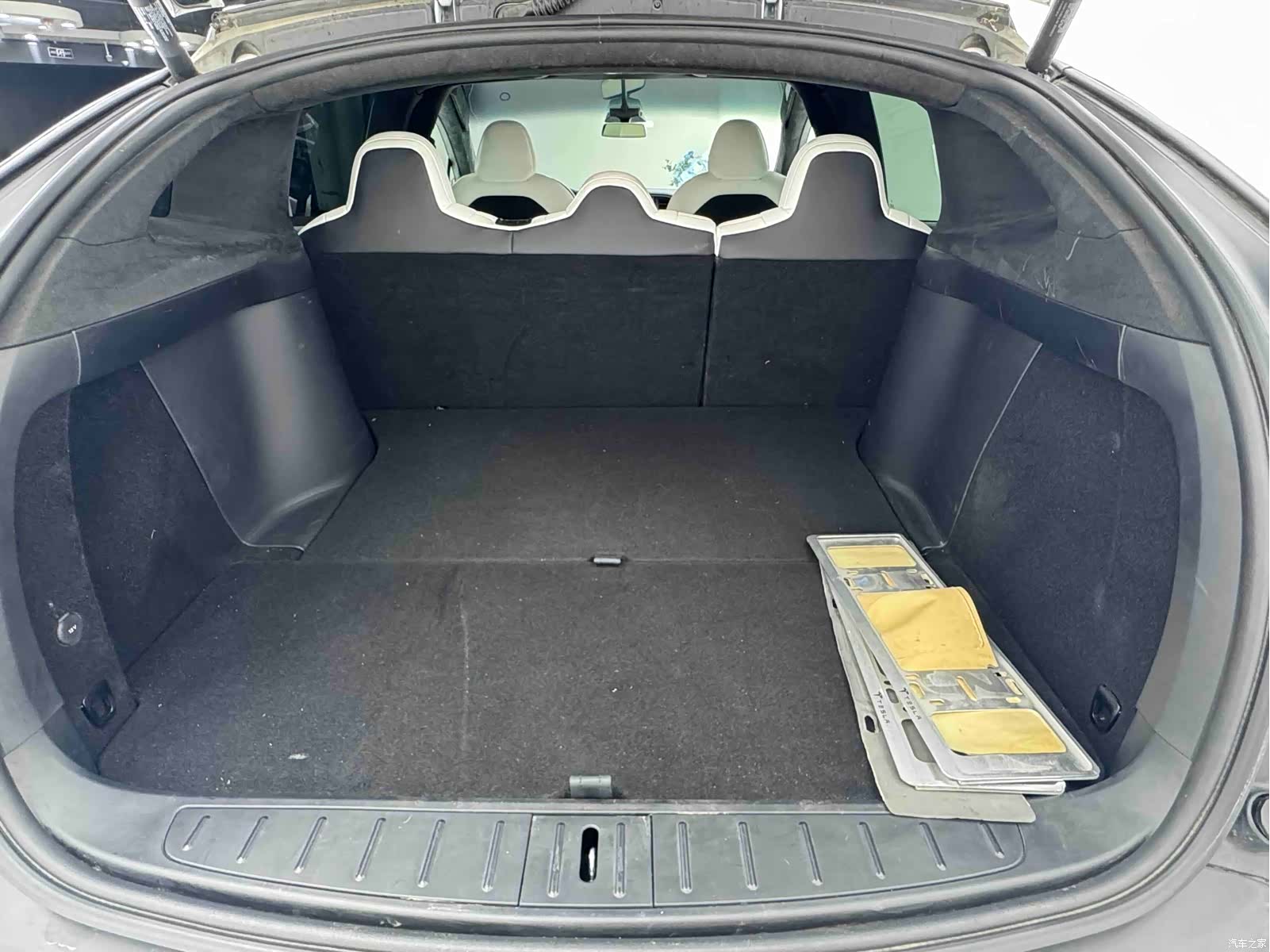 Tesla Model X, 2021 25