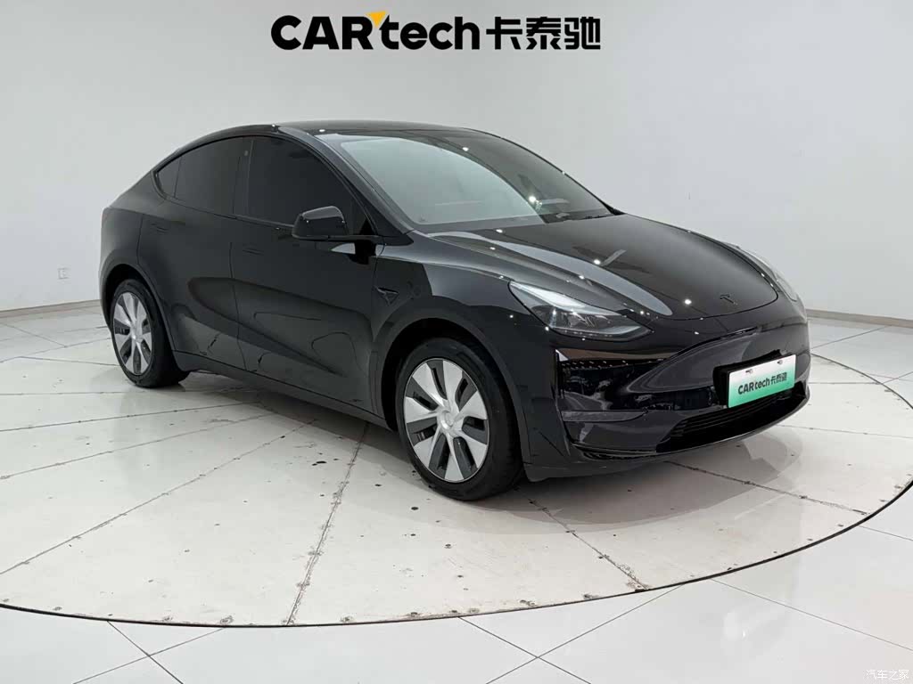 Tesla Model Y, 2023 4