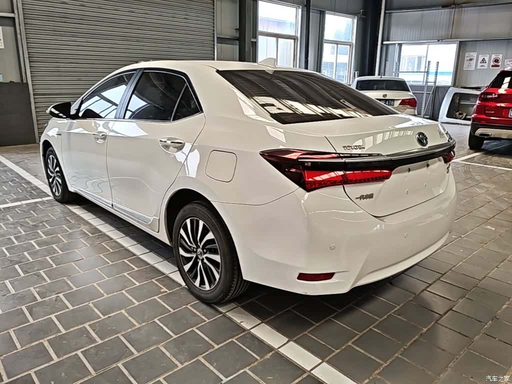 Toyota Corolla, 2016 все фото