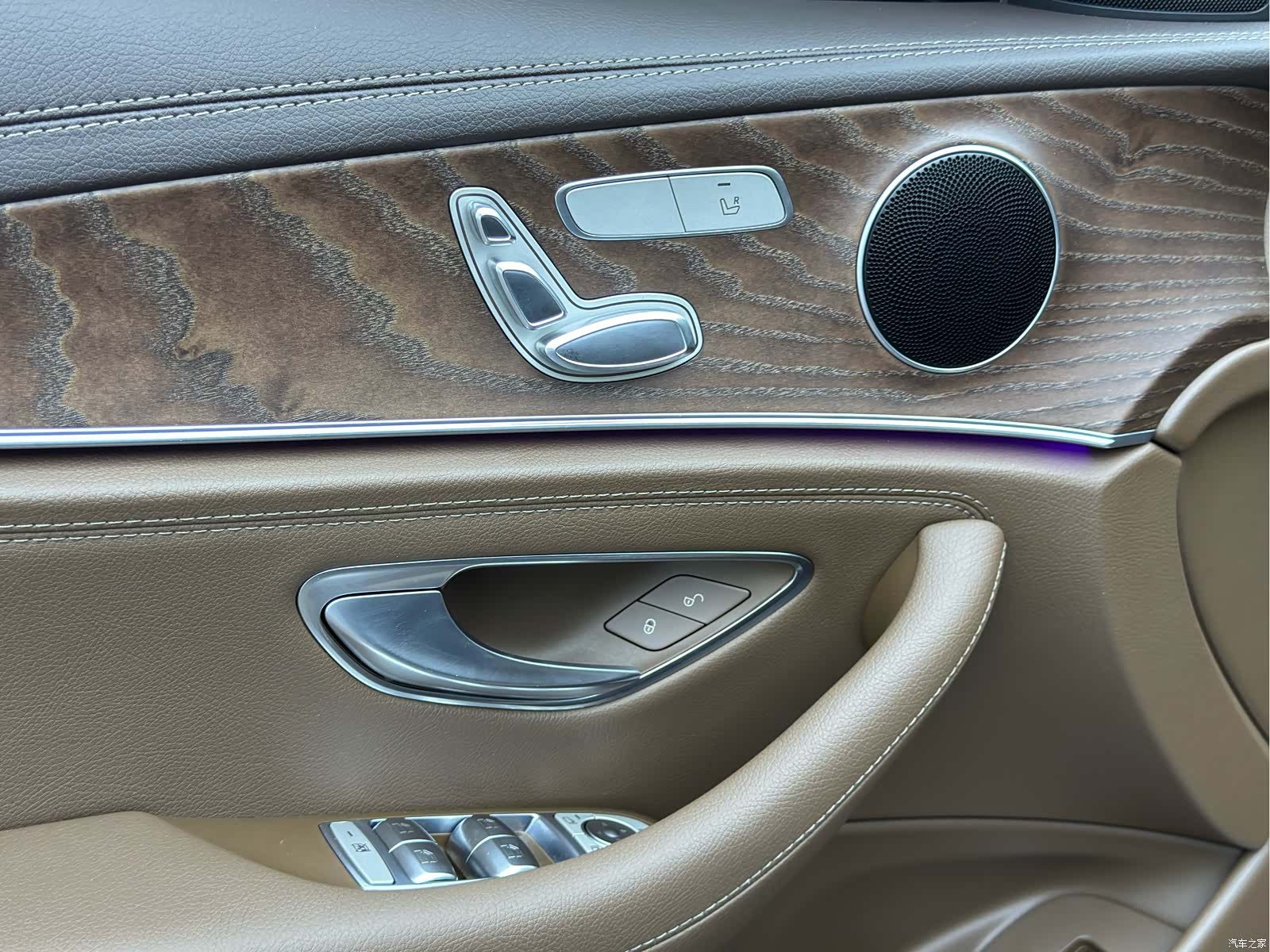 Mercedes-Benz E-Class, 2023 4