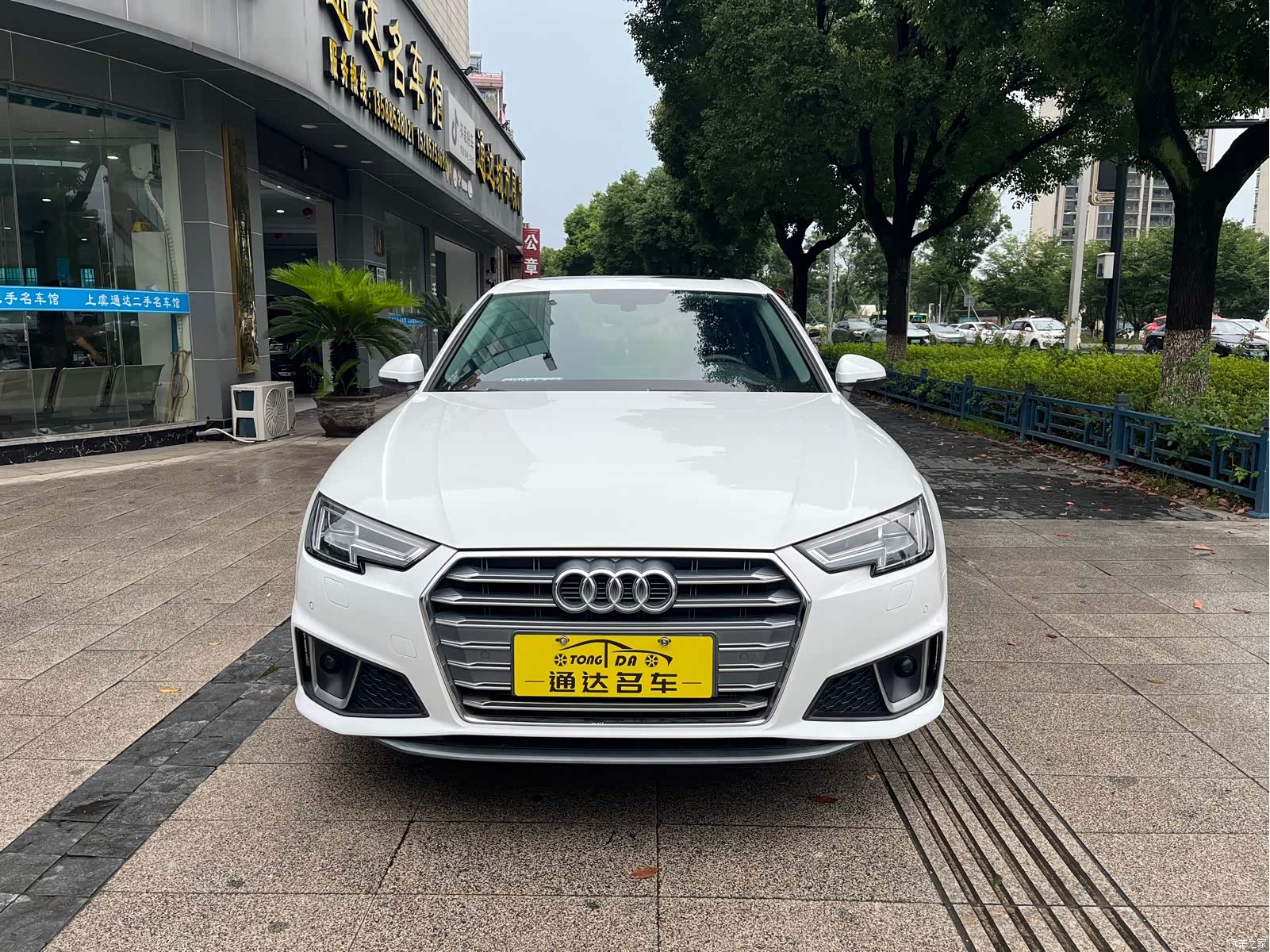 Audi A4L, 2018 1