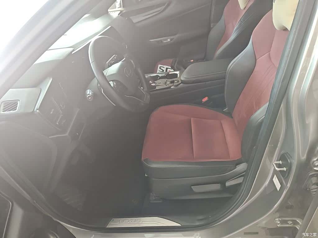 Lexus NX, 2022 22