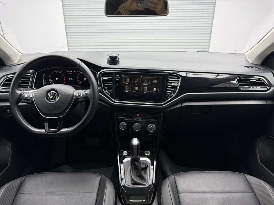 Volkswagen T-ROC exploring Songs