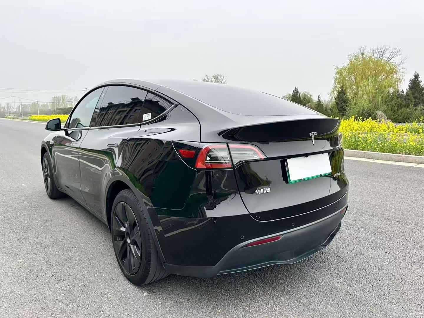 Tesla Model Y, 2024 9