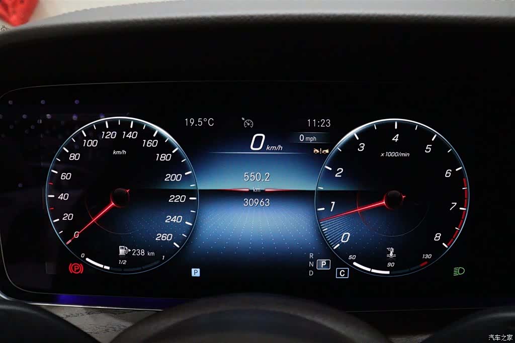 Mercedes-Benz E-Class, 2023 17