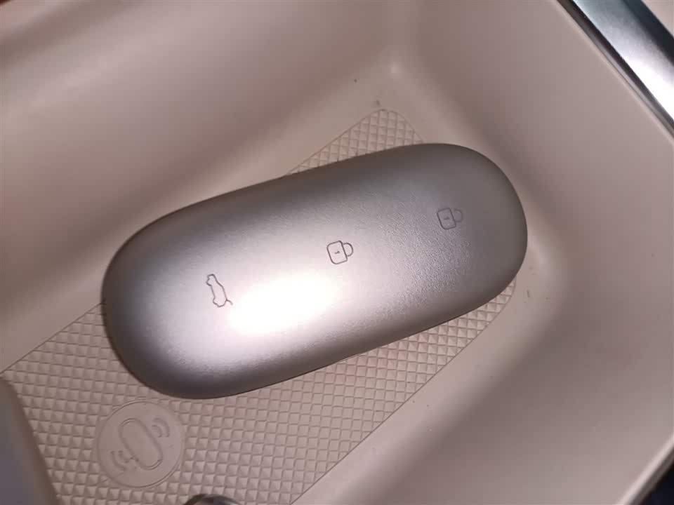 Li Auto Ideal L8