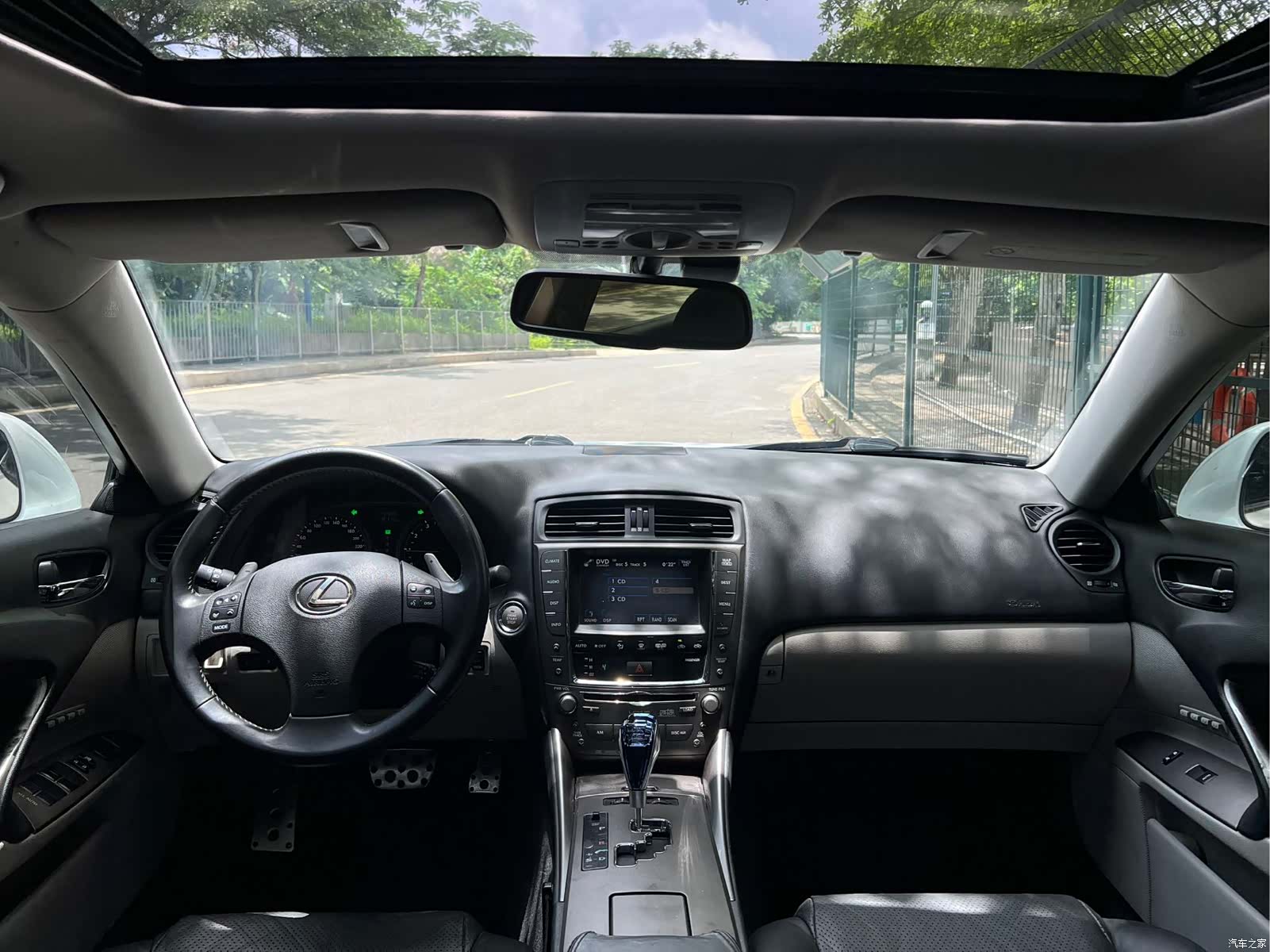 Lexus IS, 2009 7