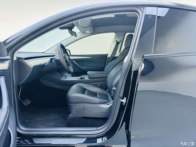 Tesla Model Y, 2022 все фото