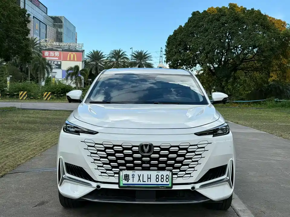 Changan UNI-K Smart iDD