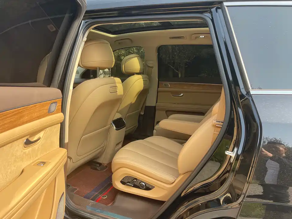 AITO Ask the world M7