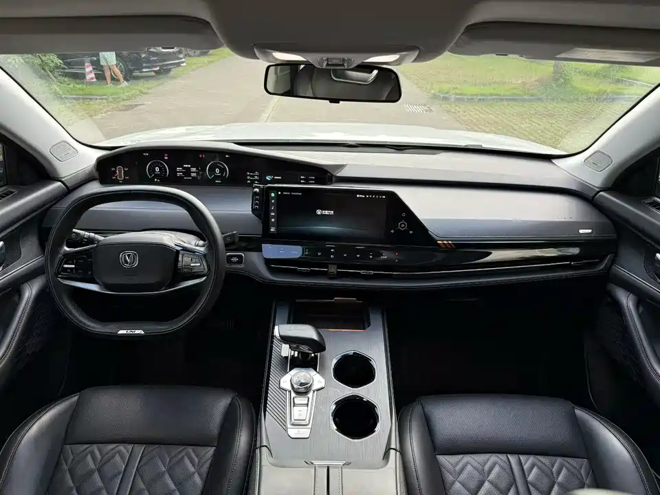 Changan UNI-K Smart iDD