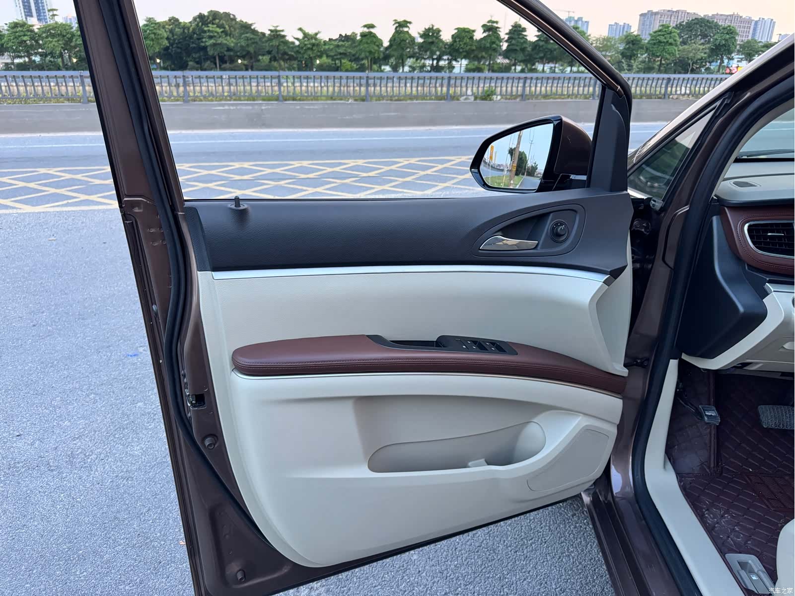 Buick GL8, 2019 8