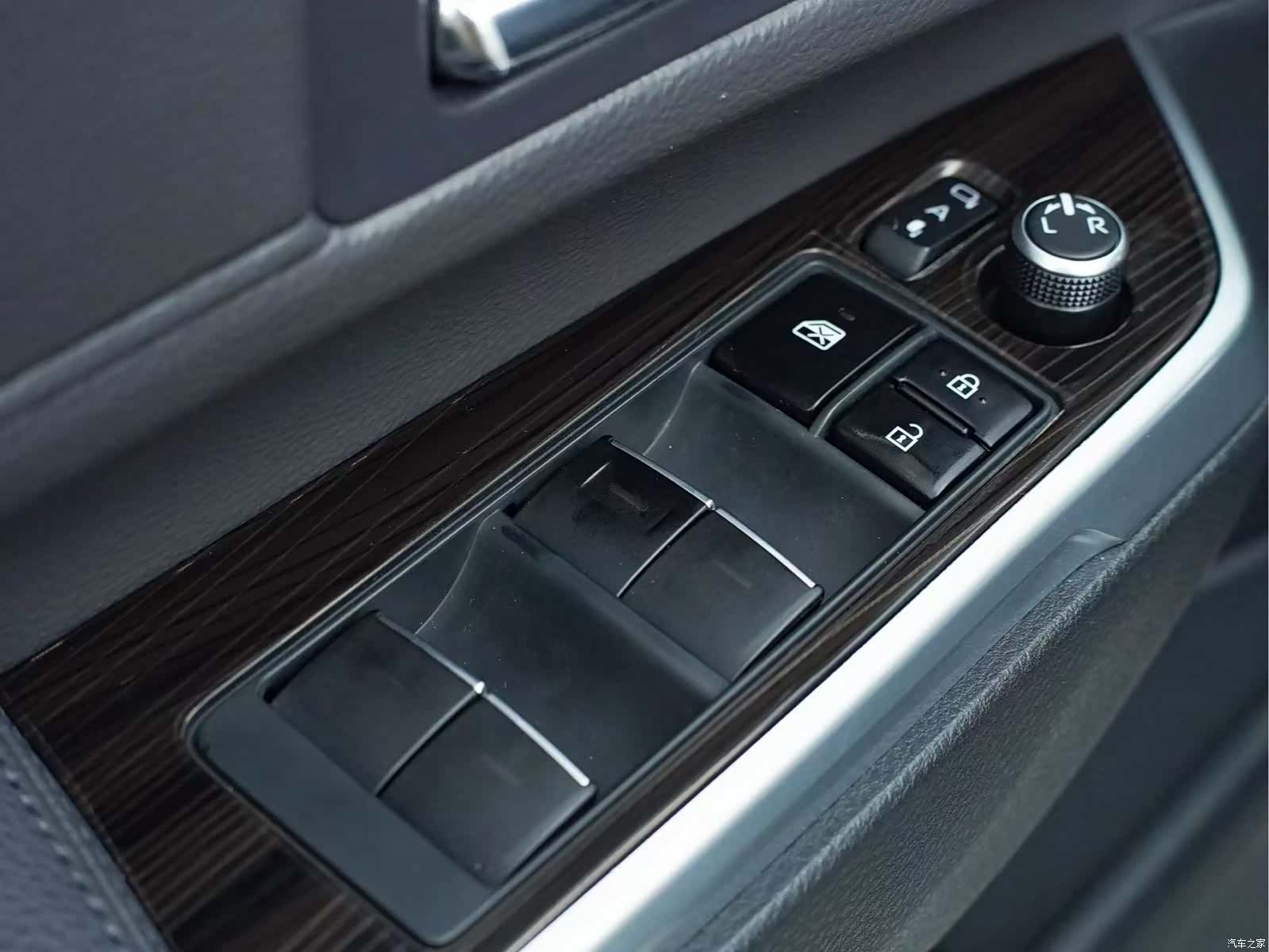 Toyota Granvia, 2023 18