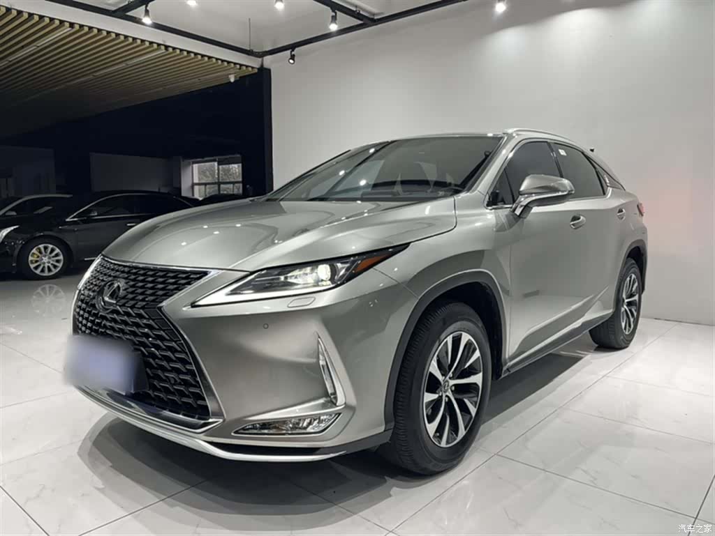 Lexus RX, 2022 1