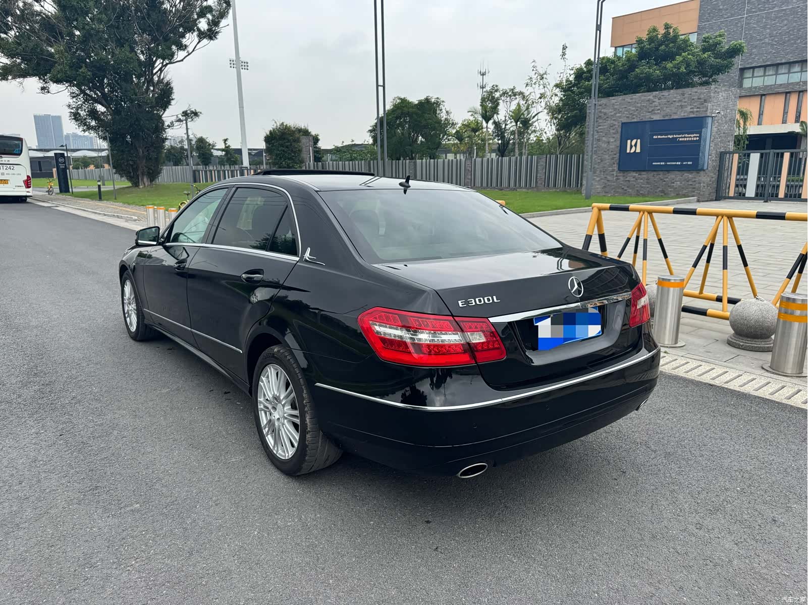 Mercedes-Benz E-Class, 2012 4