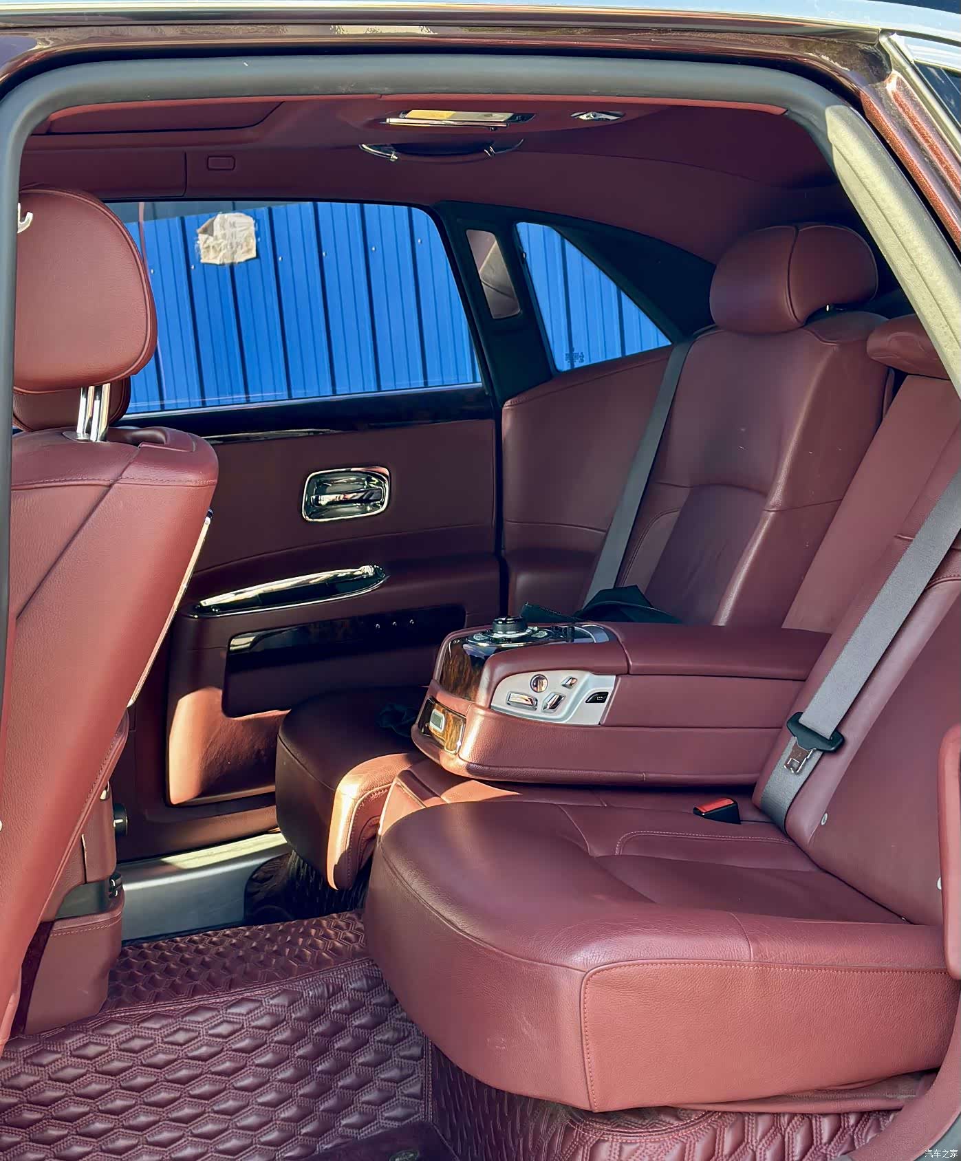 Rolls-Royce Ghost, 2013 6
