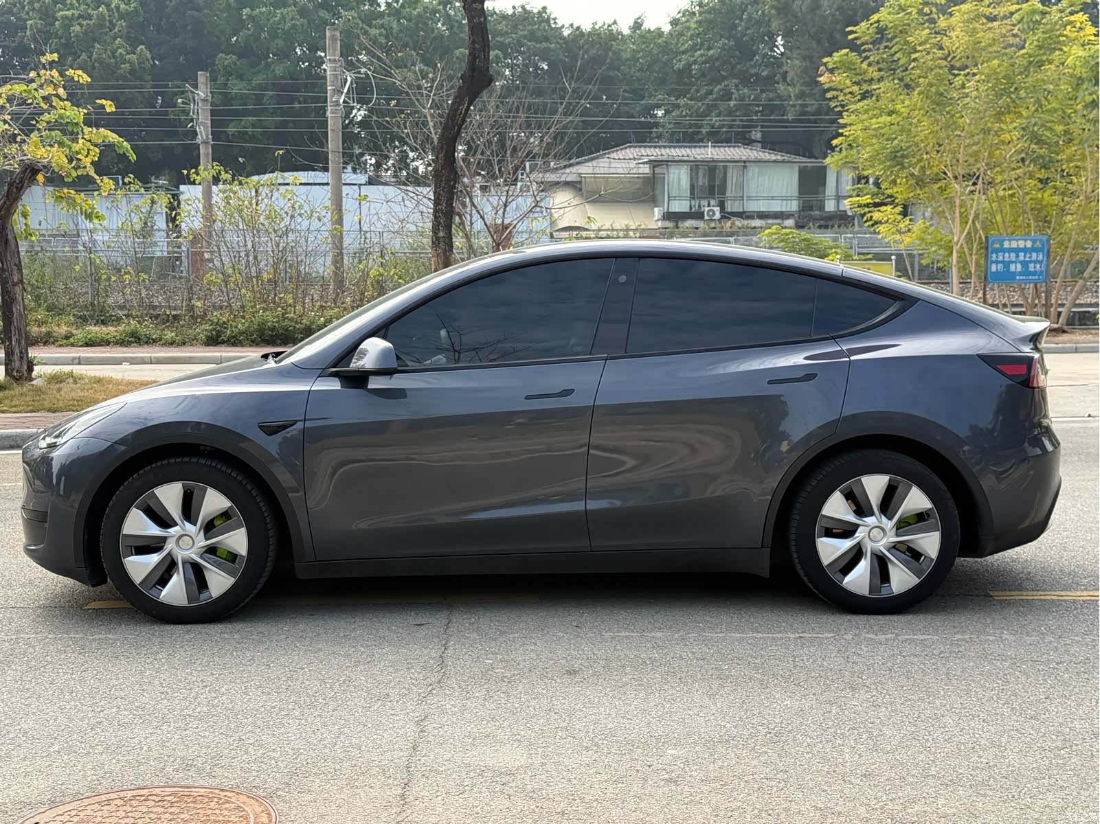 Tesla Model Y, 2022 12