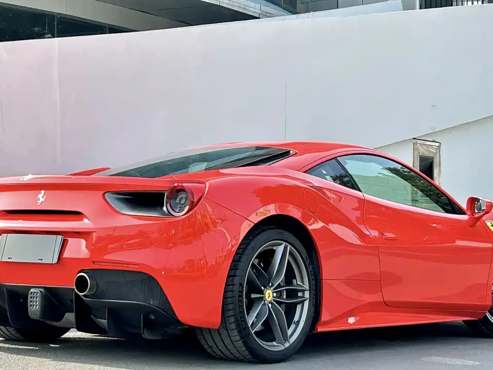Ferrari 488