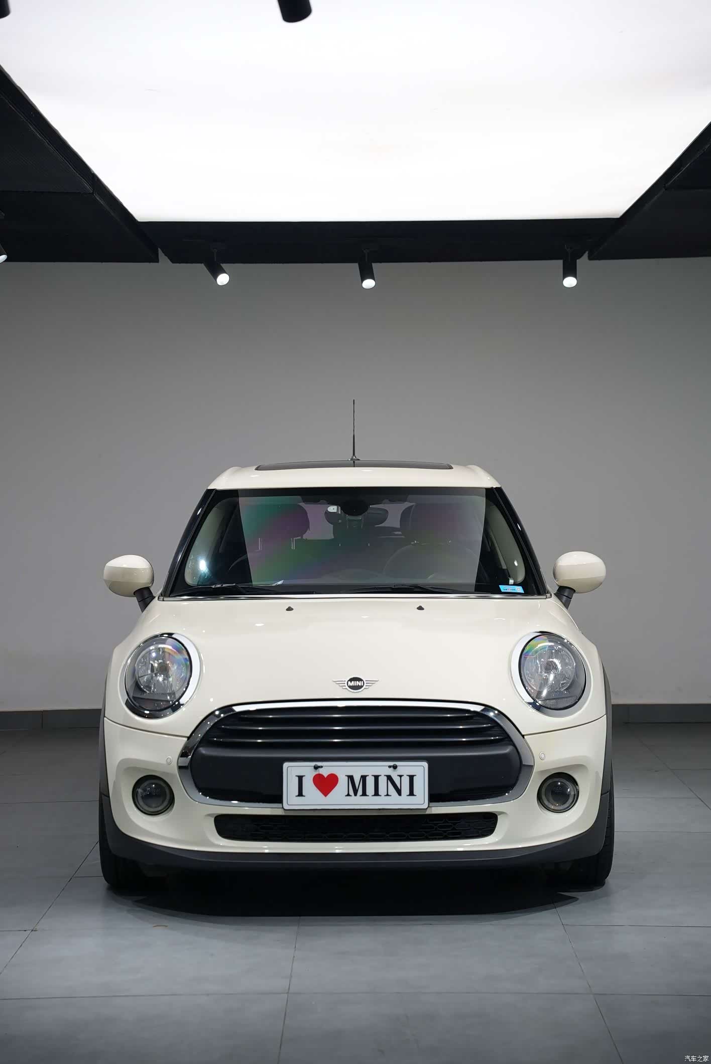 Mini ONE, 2020 3