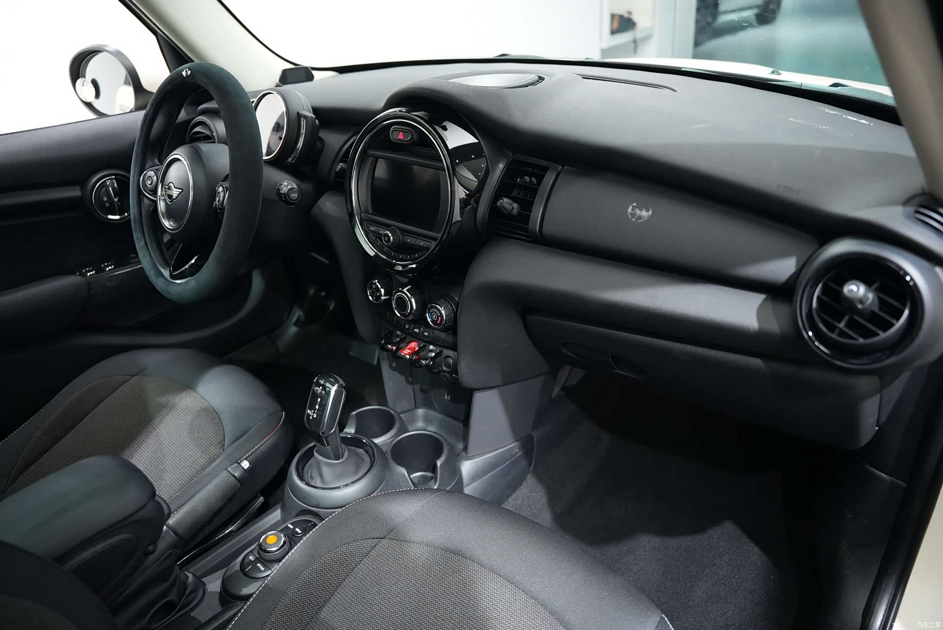 Mini ONE, 2020 13