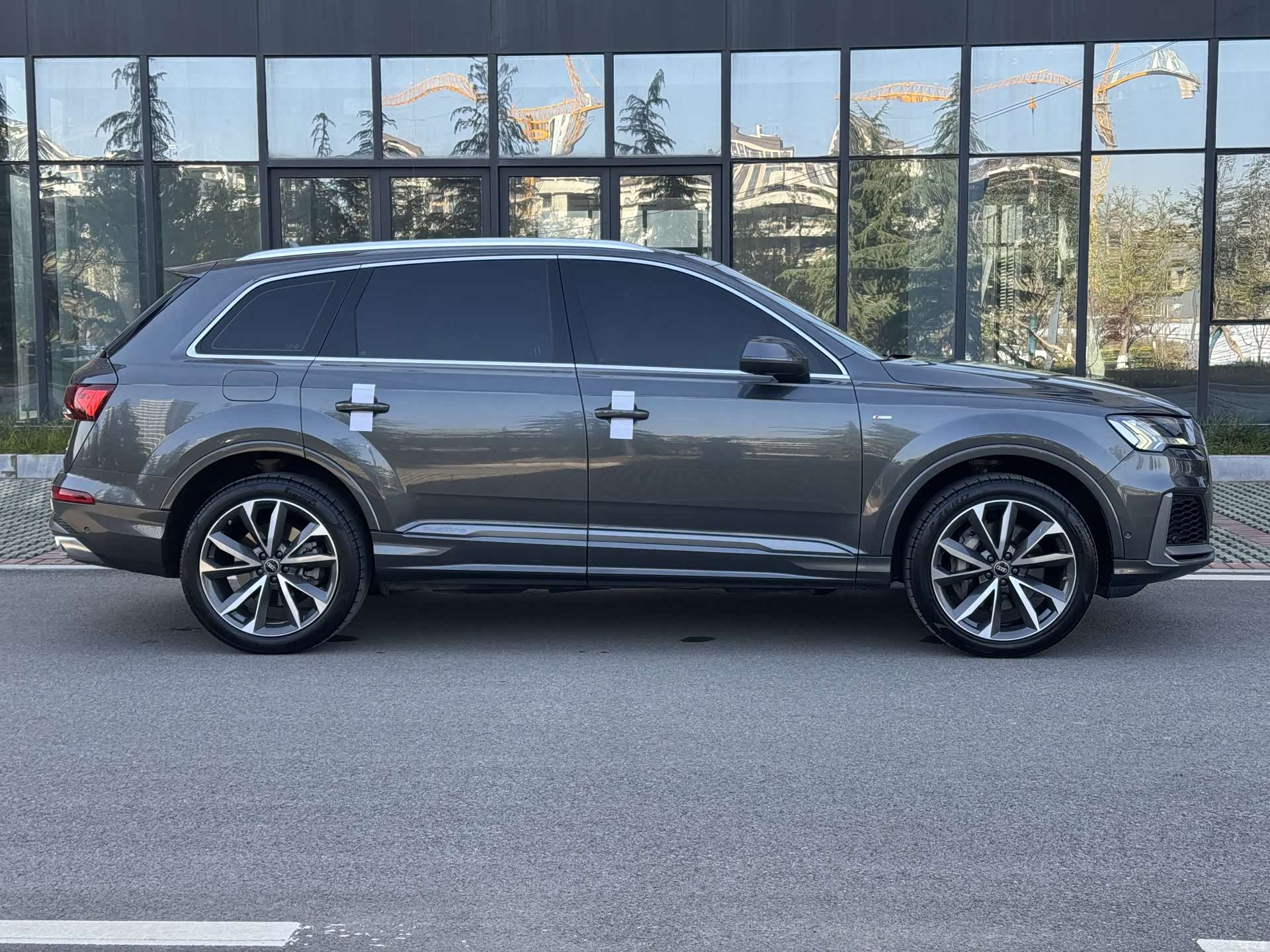 Audi Q7, 2021 все фото