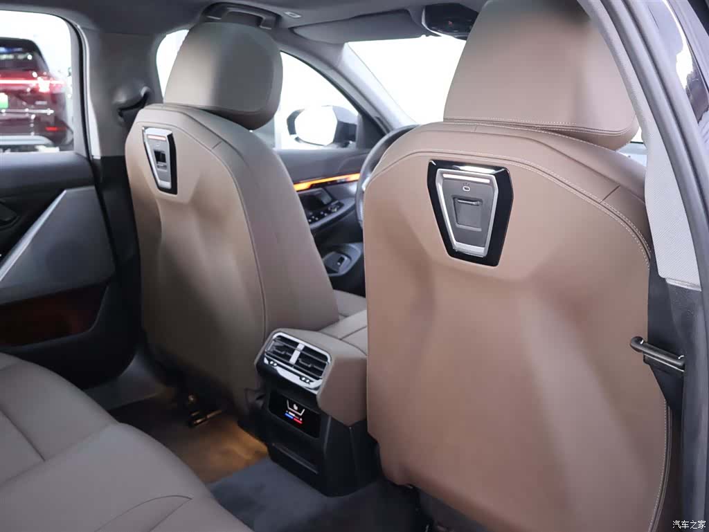 BMW 5 Series, 2026 24