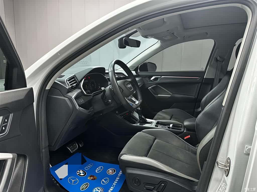 Audi Q3, 2023 10