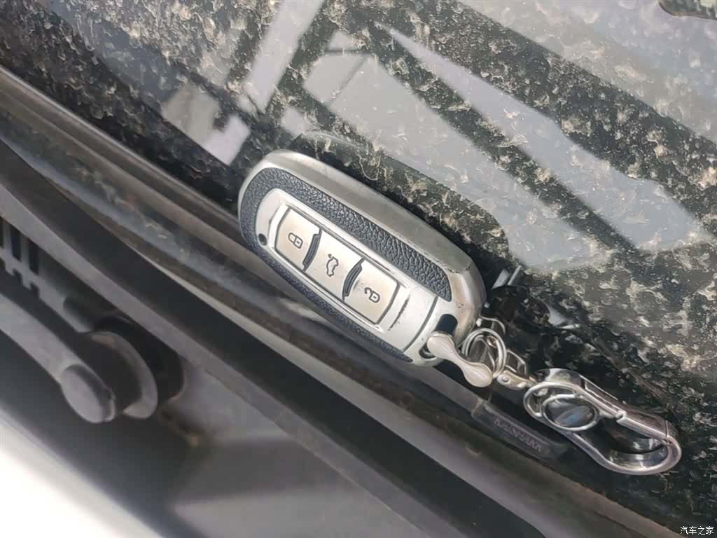 Geely Emgrand, 2021 9