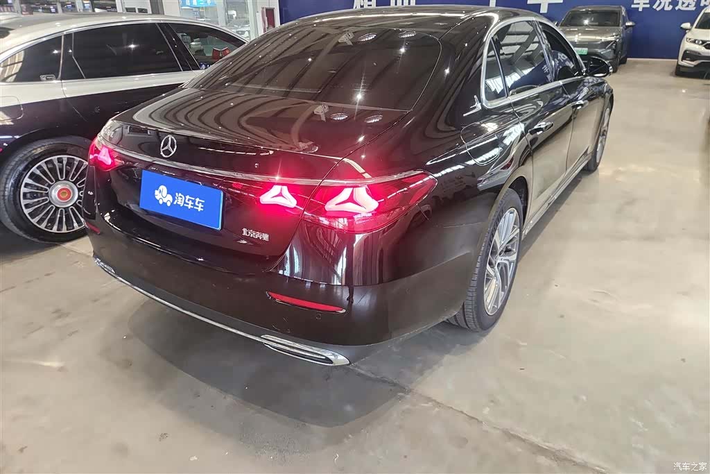 Mercedes-Benz E-Class, 2024 3