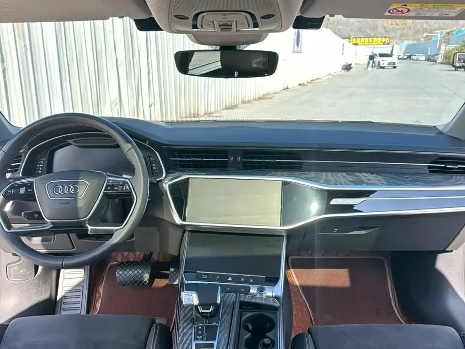 Audi A7L