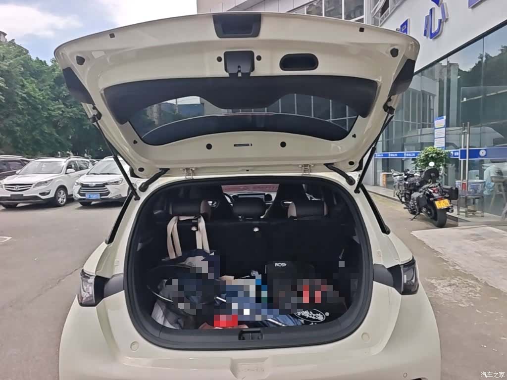 BYD Dolphin, 2023 19