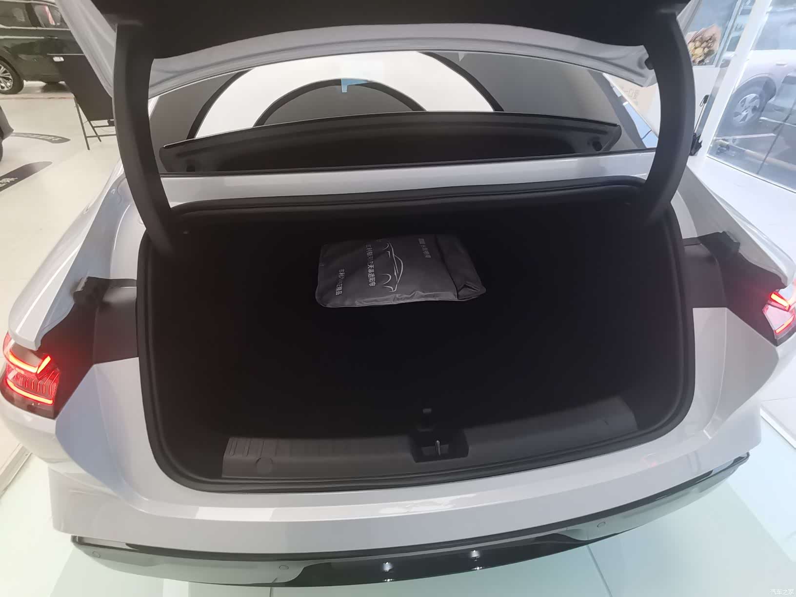 Geely 8, 2026 39