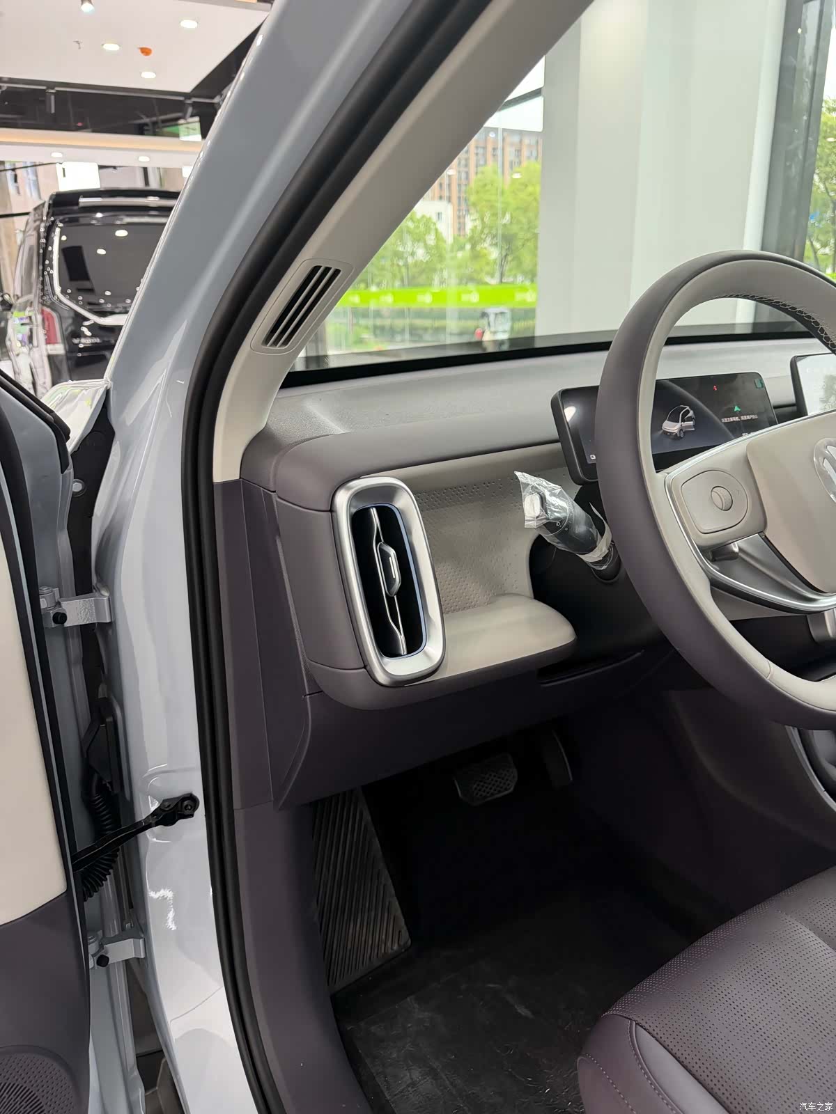 Leapmotor B10, 2025 11